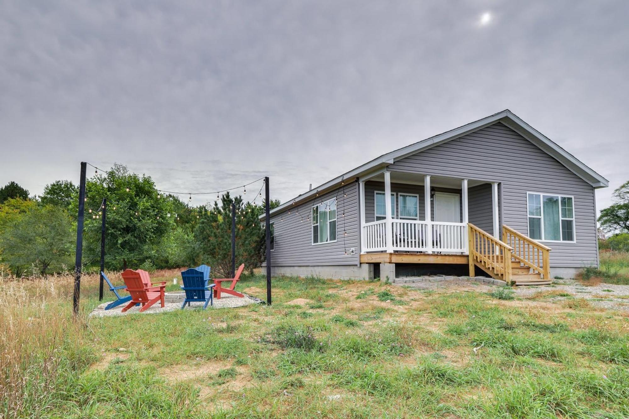 Family Home In Rapid City About 4 Mi To Torch Lake! Eksteriør bilde